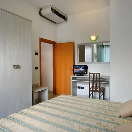 Margherita Aparthotel 3*