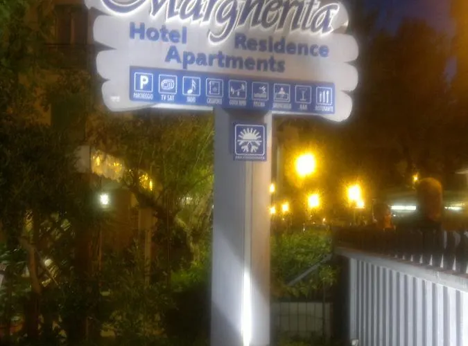 Margherita アパートホテル カットーリカ